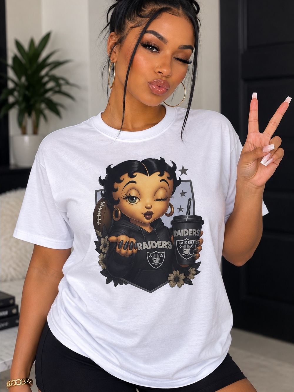 NFL White Short-Sleeve Raiders Graphic Tee